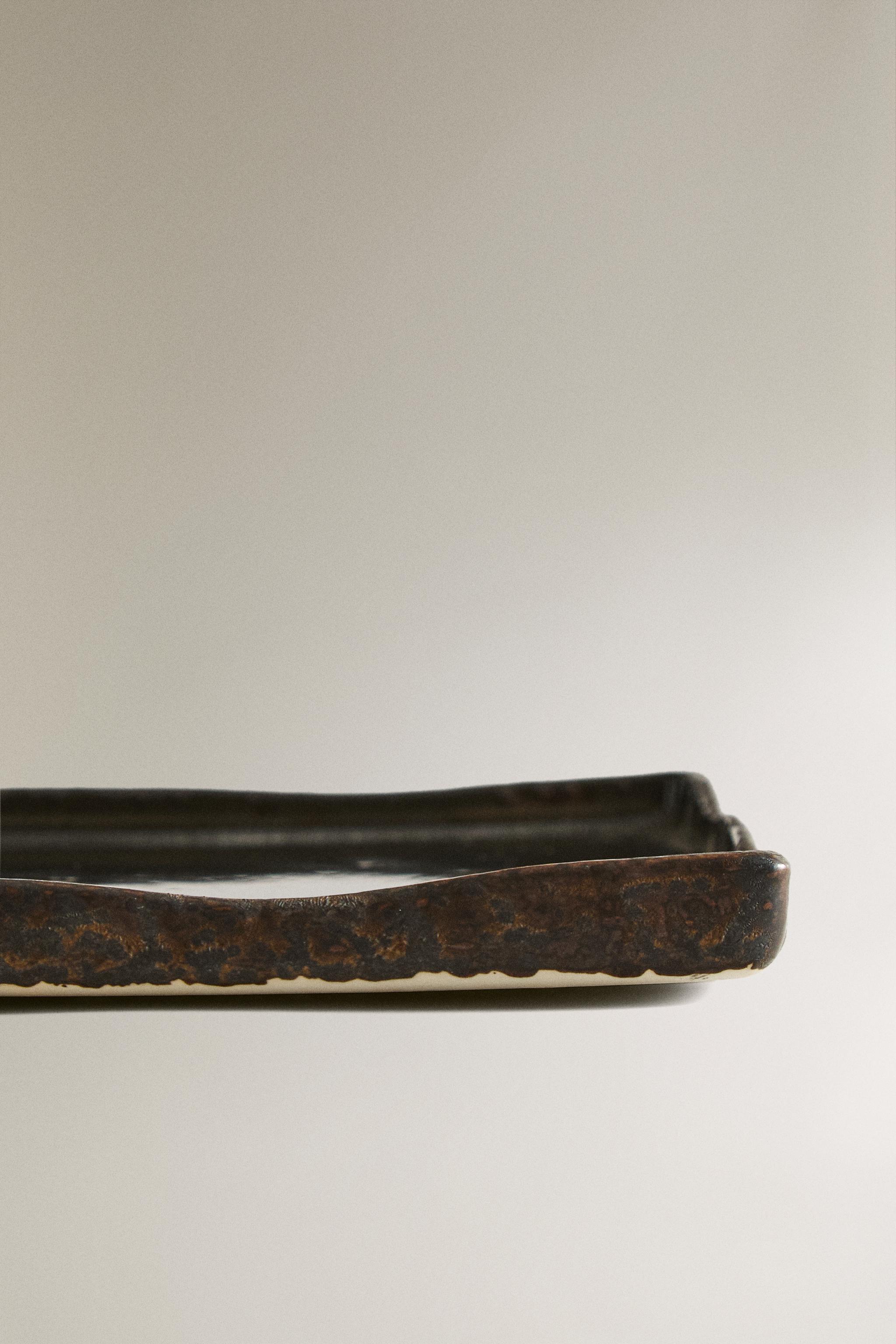 BLACK CERAMIC TRAY